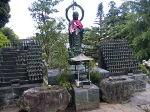 恩山寺の水子地蔵像