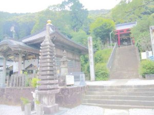 41番札所龍光寺本堂と稲荷神社