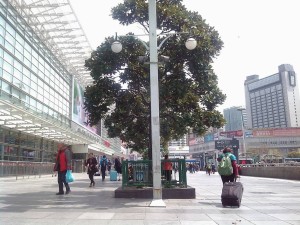 上海駅、南口広場