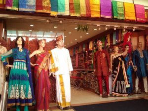 インドの民族衣装を売る店