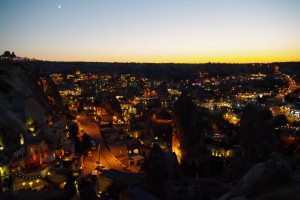 ギョレメの町の夜景